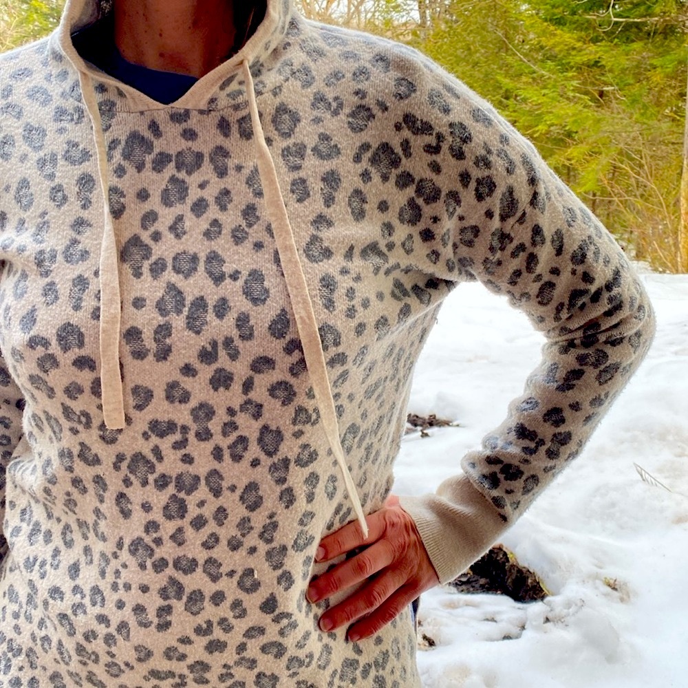 DENVER HAYES leopard-like print knit hoodie